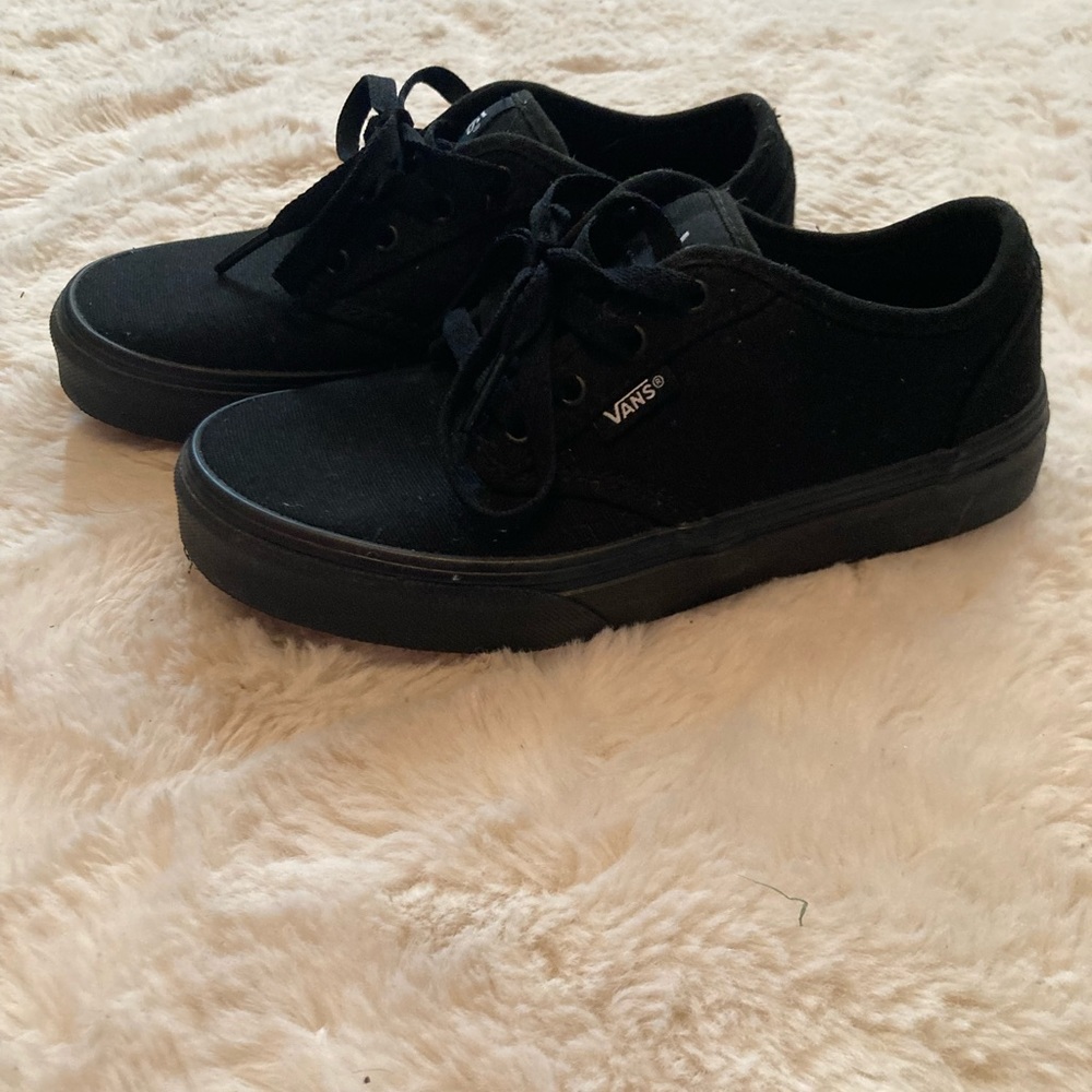Boys Youth Size 2 black VANS back to school